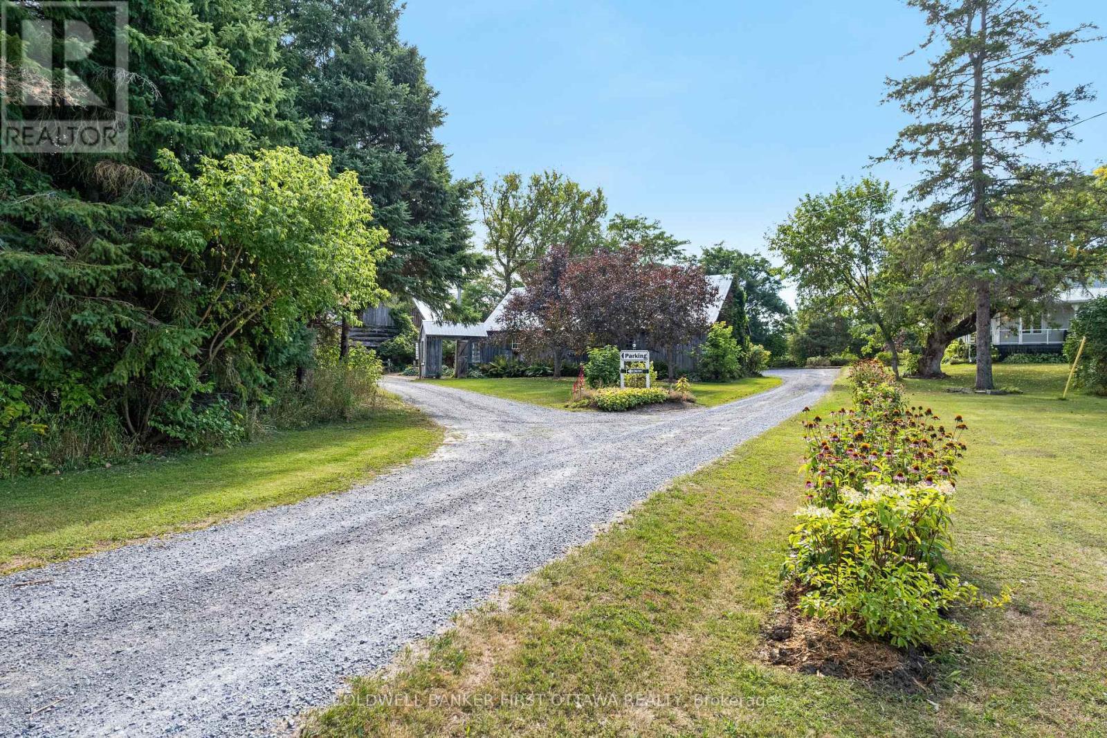 Entry Drive - 3840 Old Almonte Road, Ottawa, ON