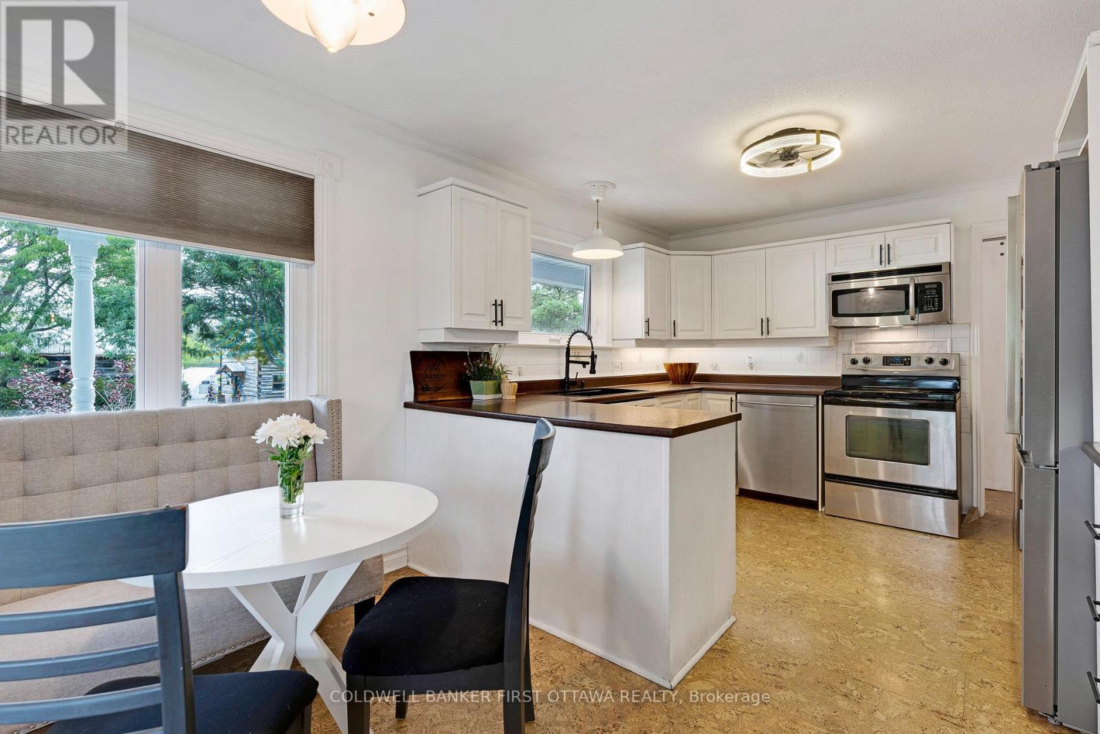 Kitchen/Breakfast Area - 3840 Old Almonte Road, Ottawa, ON