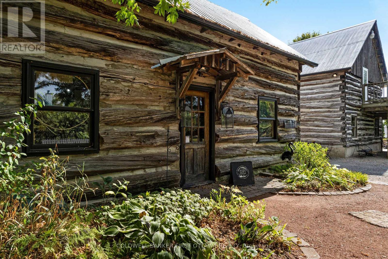 Comfrey Cottage - Gift Shop/Art Gallery - 3840 Old Almonte Road, Ottawa, ON