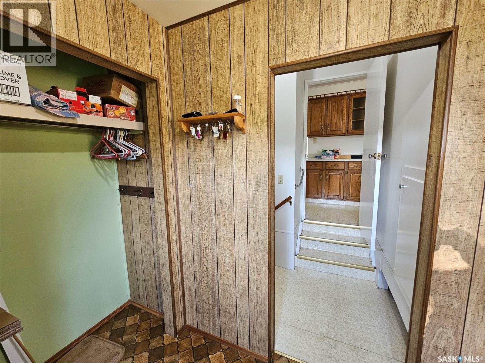 311 6Th Street W, Carlyle, SK - Indoor Photo Showing Other Room