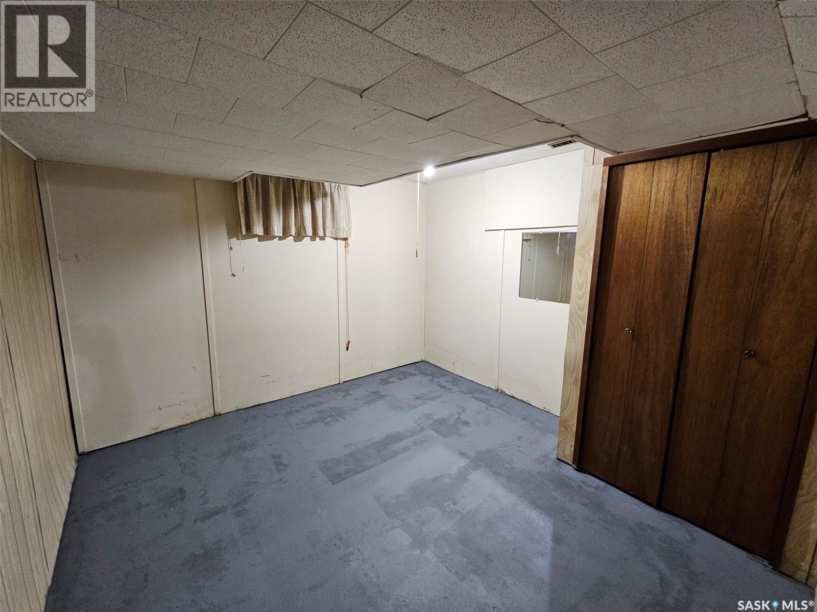 311 6Th Street W, Carlyle, SK - Indoor