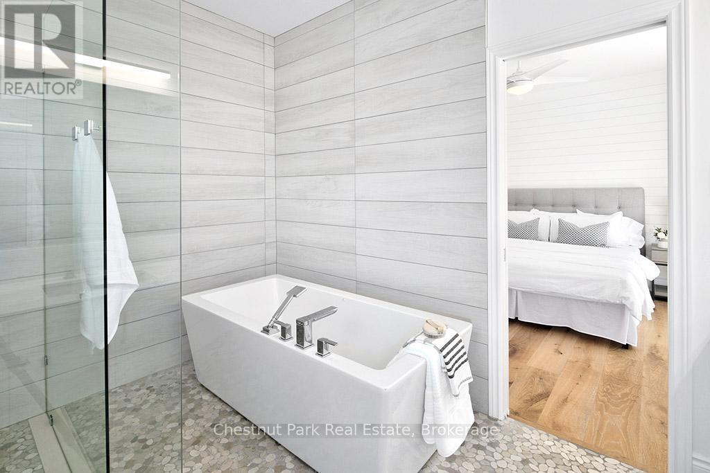 2237 Shore Lane, Wasaga Beach, ON - Indoor Photo Showing Bathroom