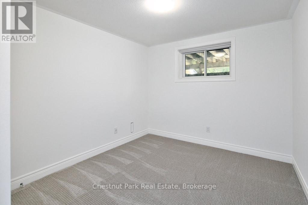 2237 Shore Lane, Wasaga Beach, ON - Indoor Photo Showing Other Room