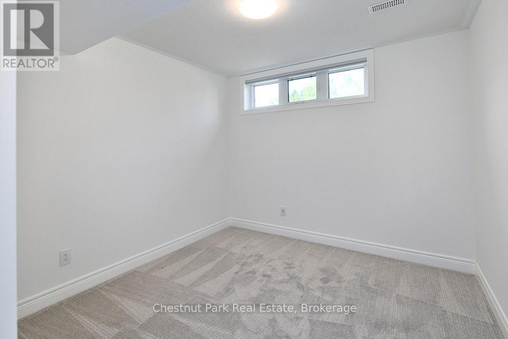 2237 Shore Lane, Wasaga Beach, ON - Indoor Photo Showing Other Room