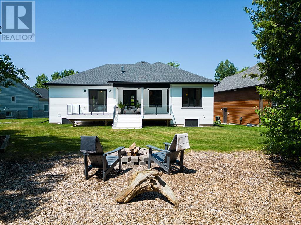 2237 Shore Lane, Wasaga Beach, ON - Outdoor