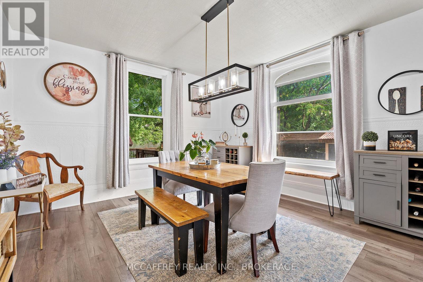 110 Adelaide Street, Front Of Leeds & Seeleys Bay, ON - Indoor Photo Showing Dining Room