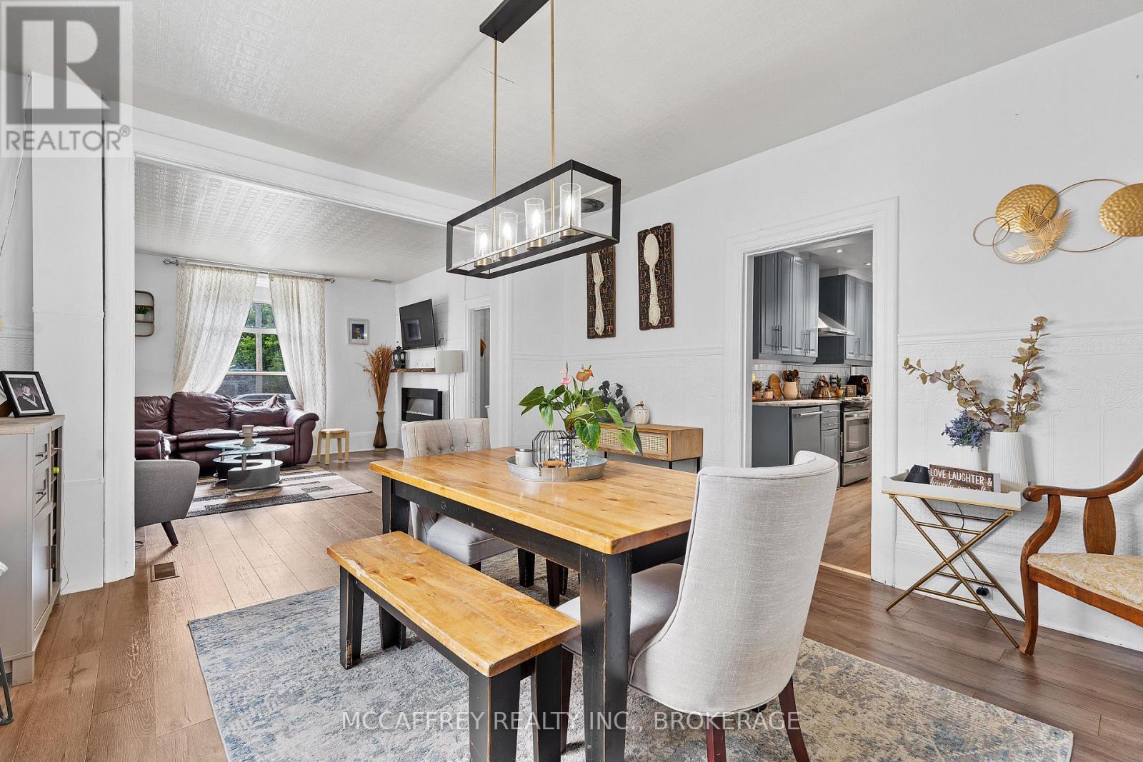 110 Adelaide Street, Front Of Leeds & Seeleys Bay, ON - Indoor Photo Showing Other Room