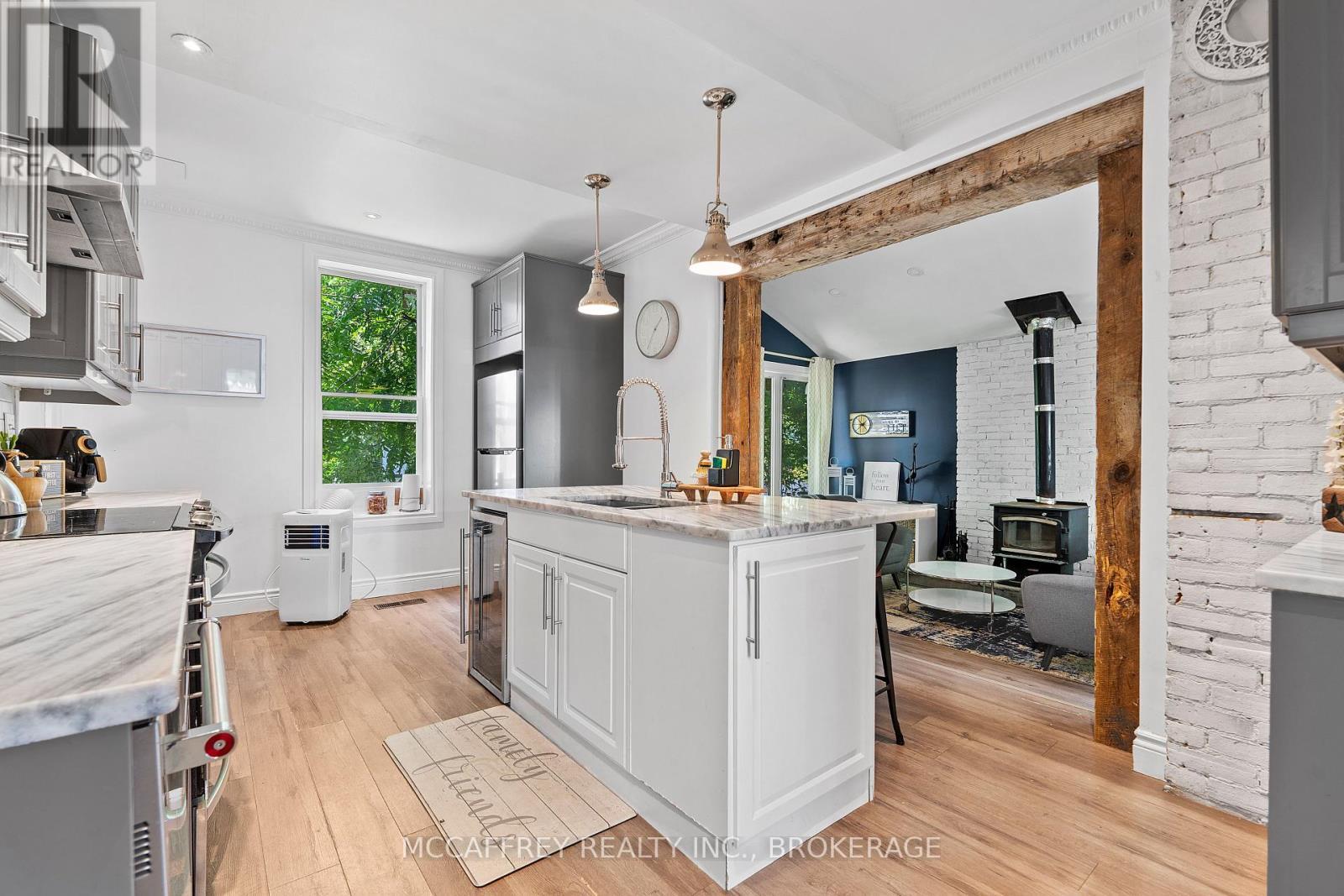 110 Adelaide Street, Front Of Leeds & Seeleys Bay, ON - Indoor Photo Showing Kitchen With Upgraded Kitchen