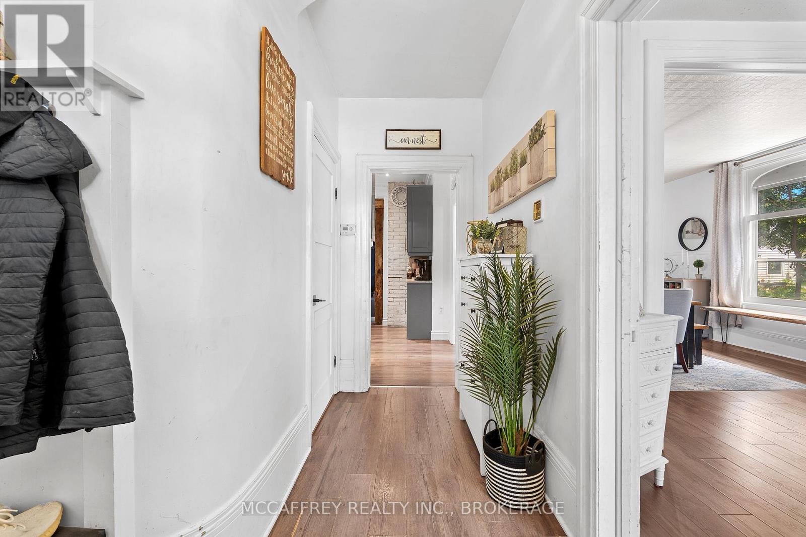 110 Adelaide Street, Front Of Leeds & Seeleys Bay, ON - Indoor Photo Showing Other Room