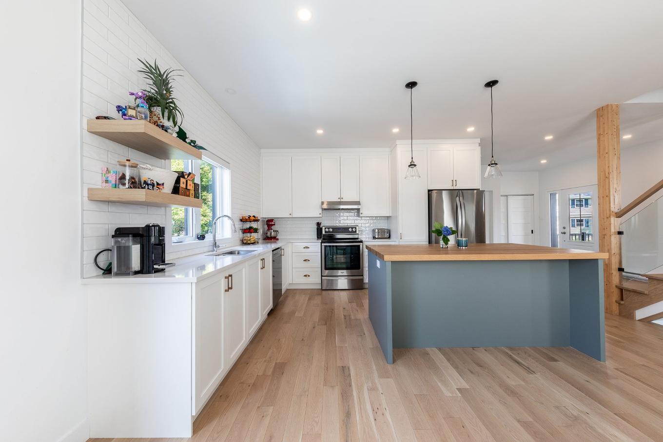 Kitchen - 1028 Rue Bissonnette, Saint-Blaise-Sur-Richelieu, QC - Indoor Photo Showing Kitchen With Upgraded Kitchen