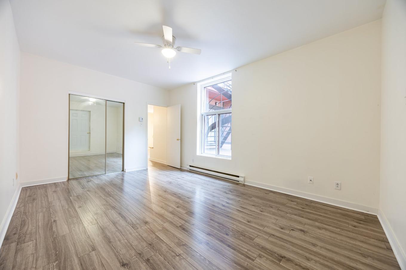 Bedroom - 3-1319 Rue Ste-Catherine E., Montréal (Ville-Marie), QC - Indoor Photo Showing Other Room