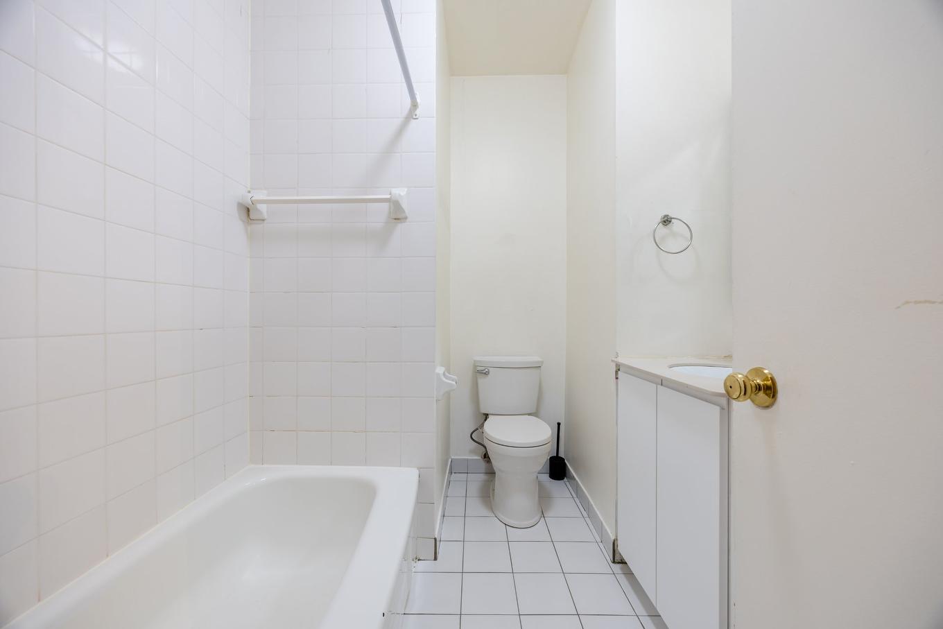 Bathroom - 3-1319 Rue Ste-Catherine E., Montréal (Ville-Marie), QC - Indoor Photo Showing Bathroom