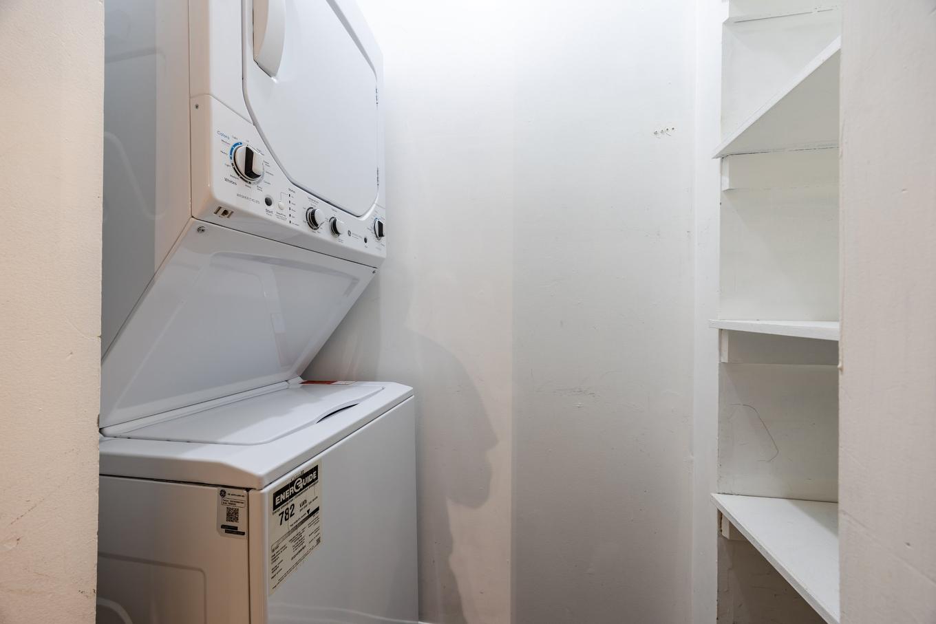 Laundry room - 3-1319 Rue Ste-Catherine E., Montréal (Ville-Marie), QC - Indoor Photo Showing Laundry Room
