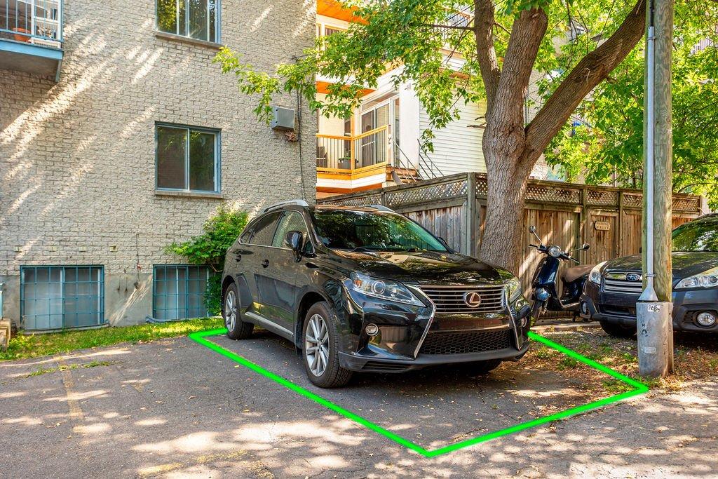 Parking - 4-1780 Rue St-Timothée, Montréal (Ville-Marie), QC - Outdoor