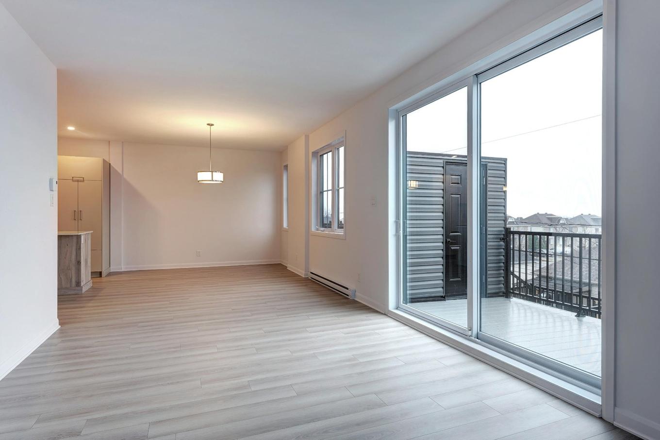 Living room - 872 Rue De Chaumont, Saint-Jérôme, QC - Indoor Photo Showing Other Room