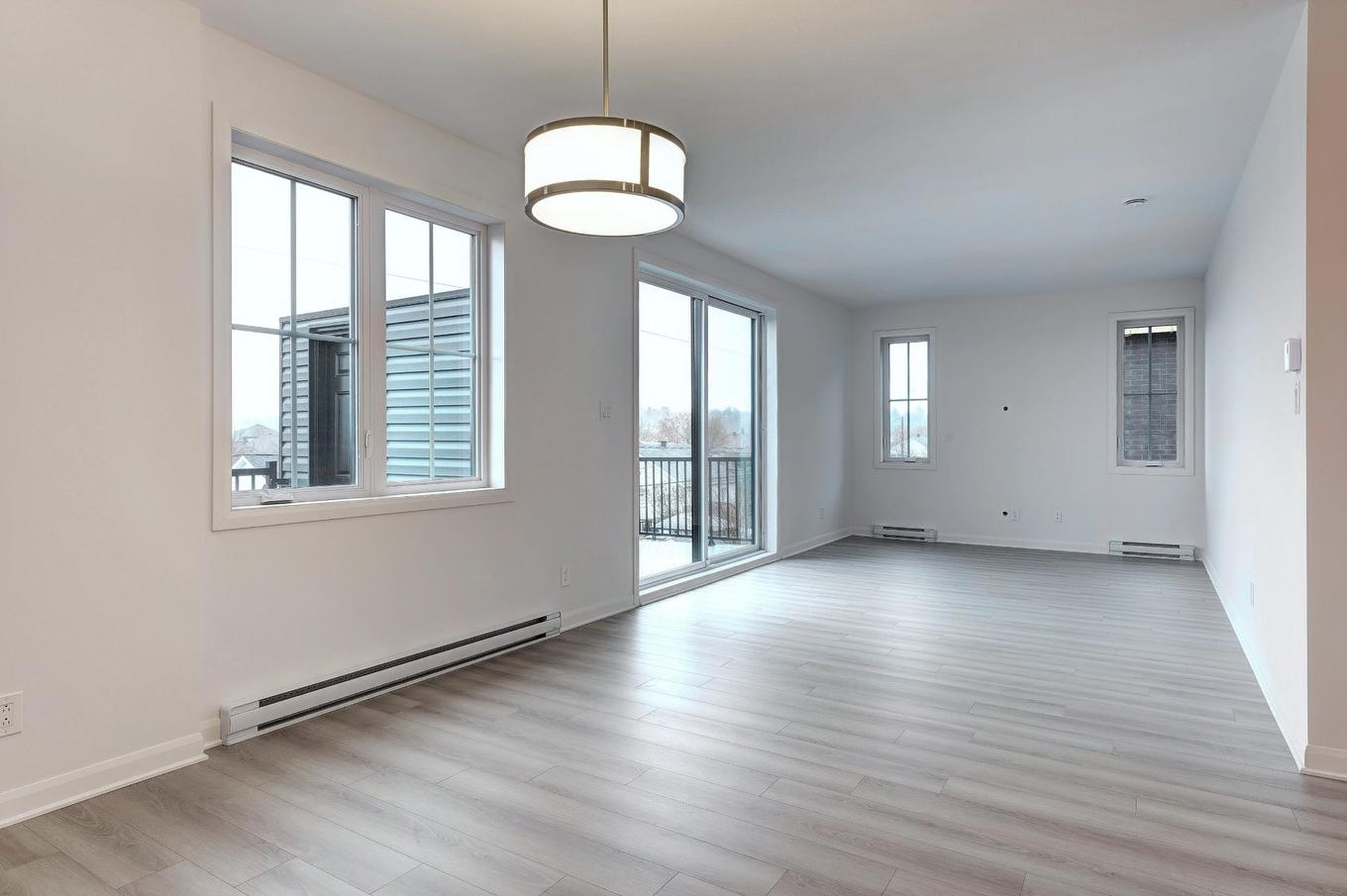 Living room - 872 Rue De Chaumont, Saint-Jérôme, QC - Indoor Photo Showing Other Room