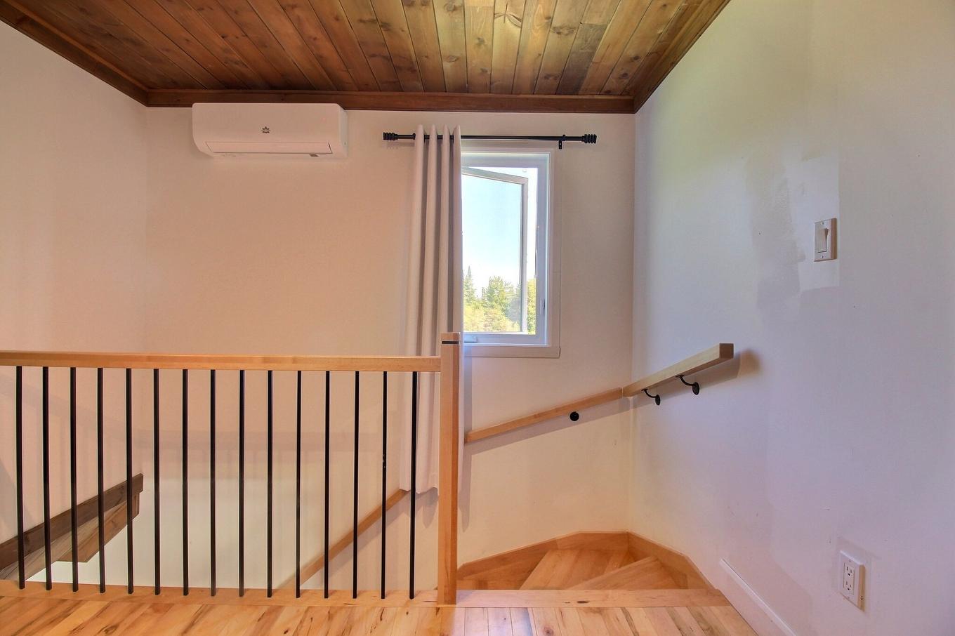 Staircase - 812 Rg Watford, Saint-Benjamin, QC - Indoor Photo Showing Other Room