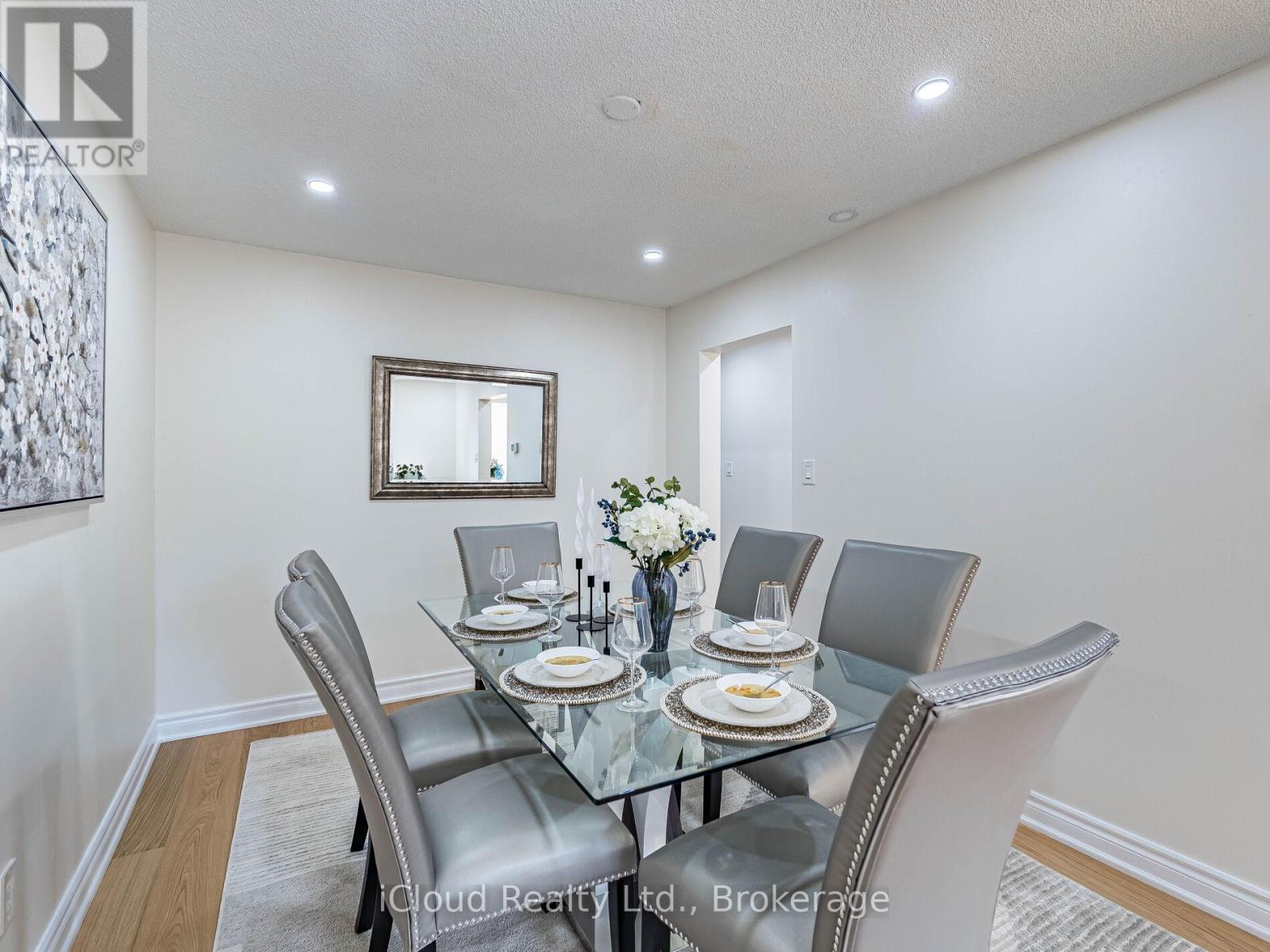 5238 Alicante Street, Mississauga, ON - Indoor Photo Showing Dining Room