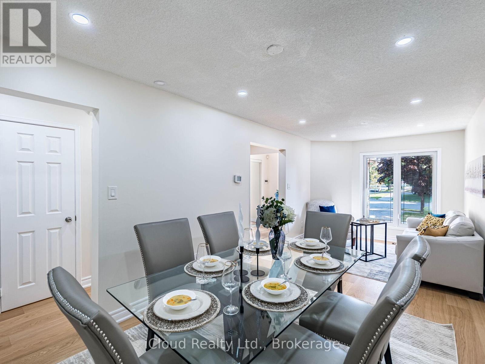 5238 Alicante Street, Mississauga, ON - Indoor Photo Showing Dining Room
