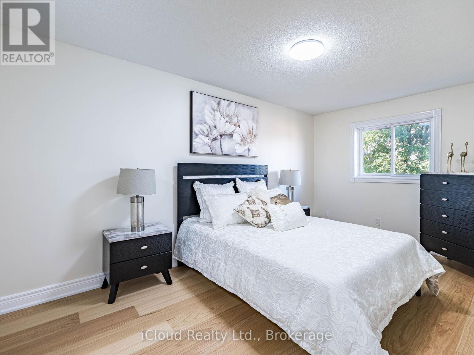 5238 Alicante Street, Mississauga, ON - Indoor Photo Showing Bedroom