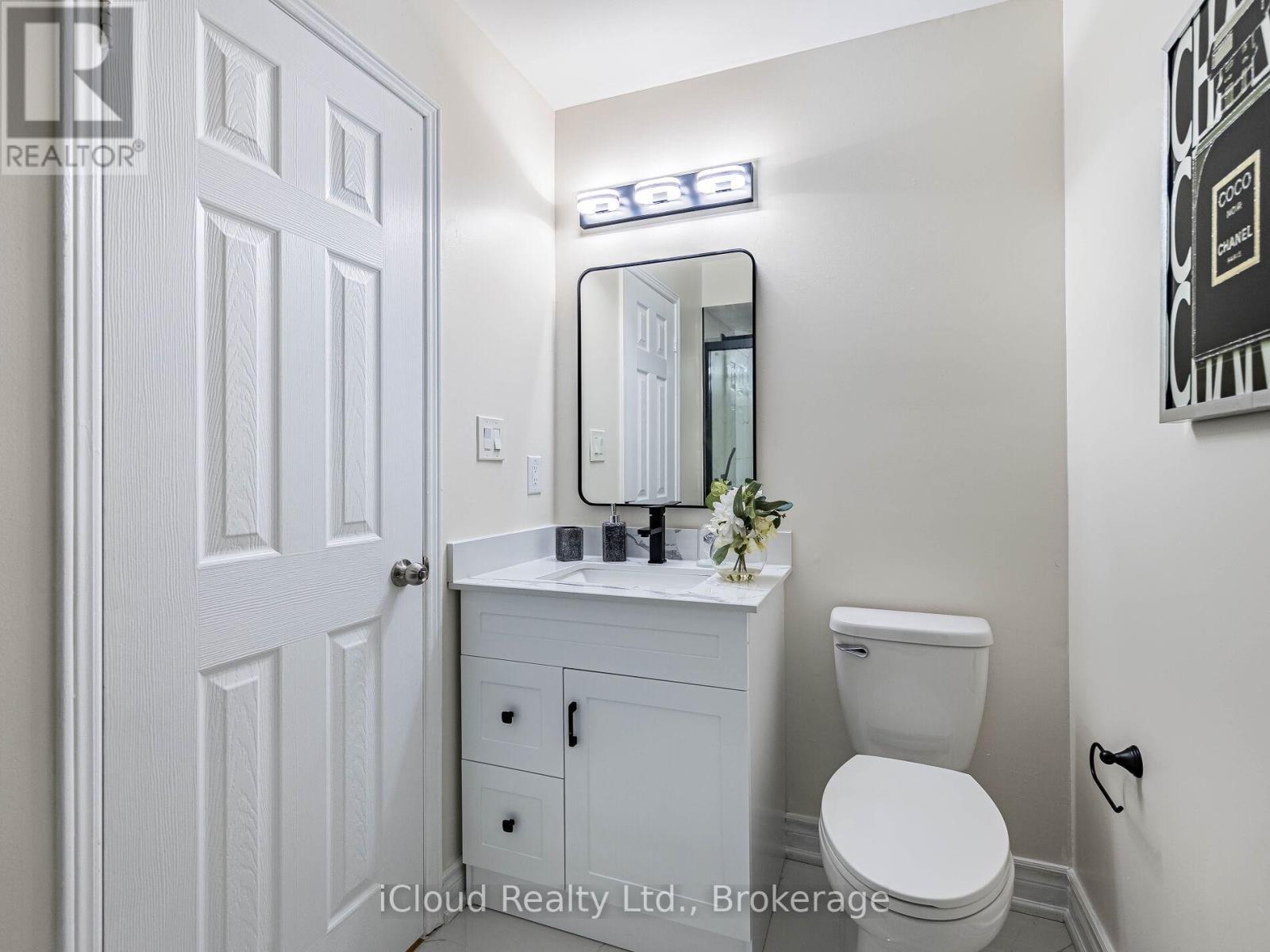 5238 Alicante Street, Mississauga, ON - Indoor Photo Showing Bathroom