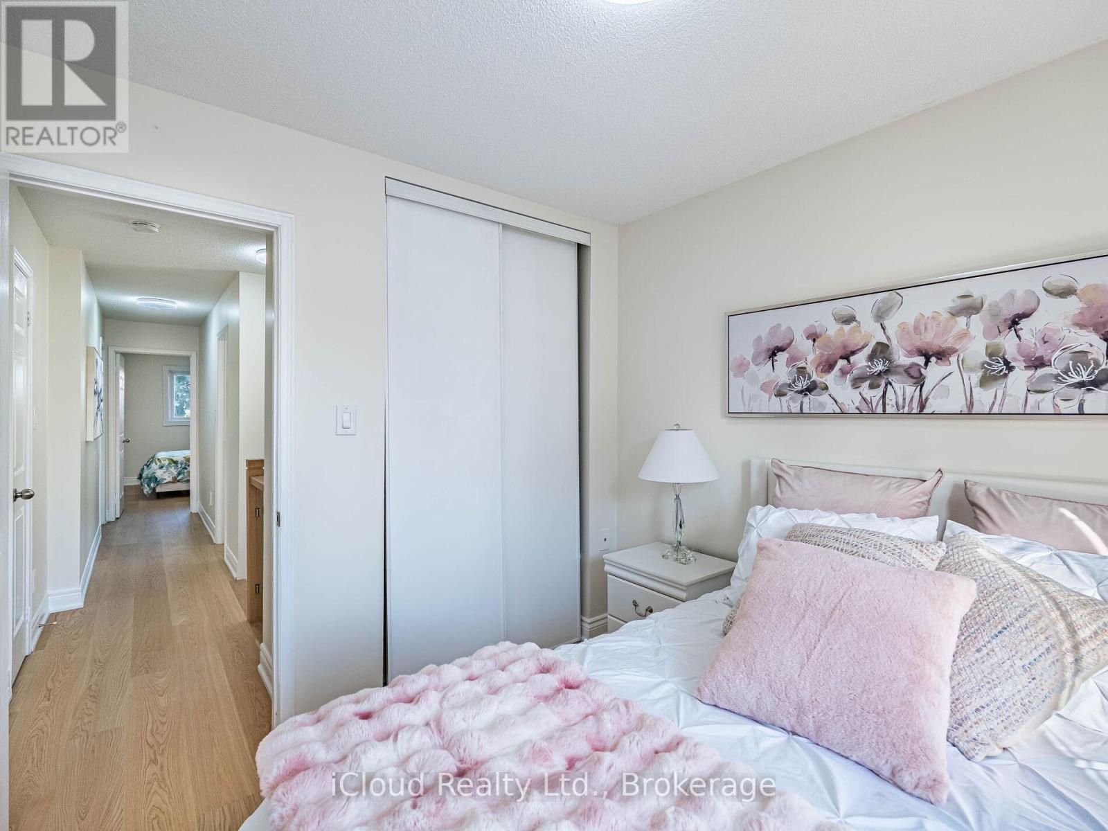 5238 Alicante Street, Mississauga, ON - Indoor Photo Showing Bedroom