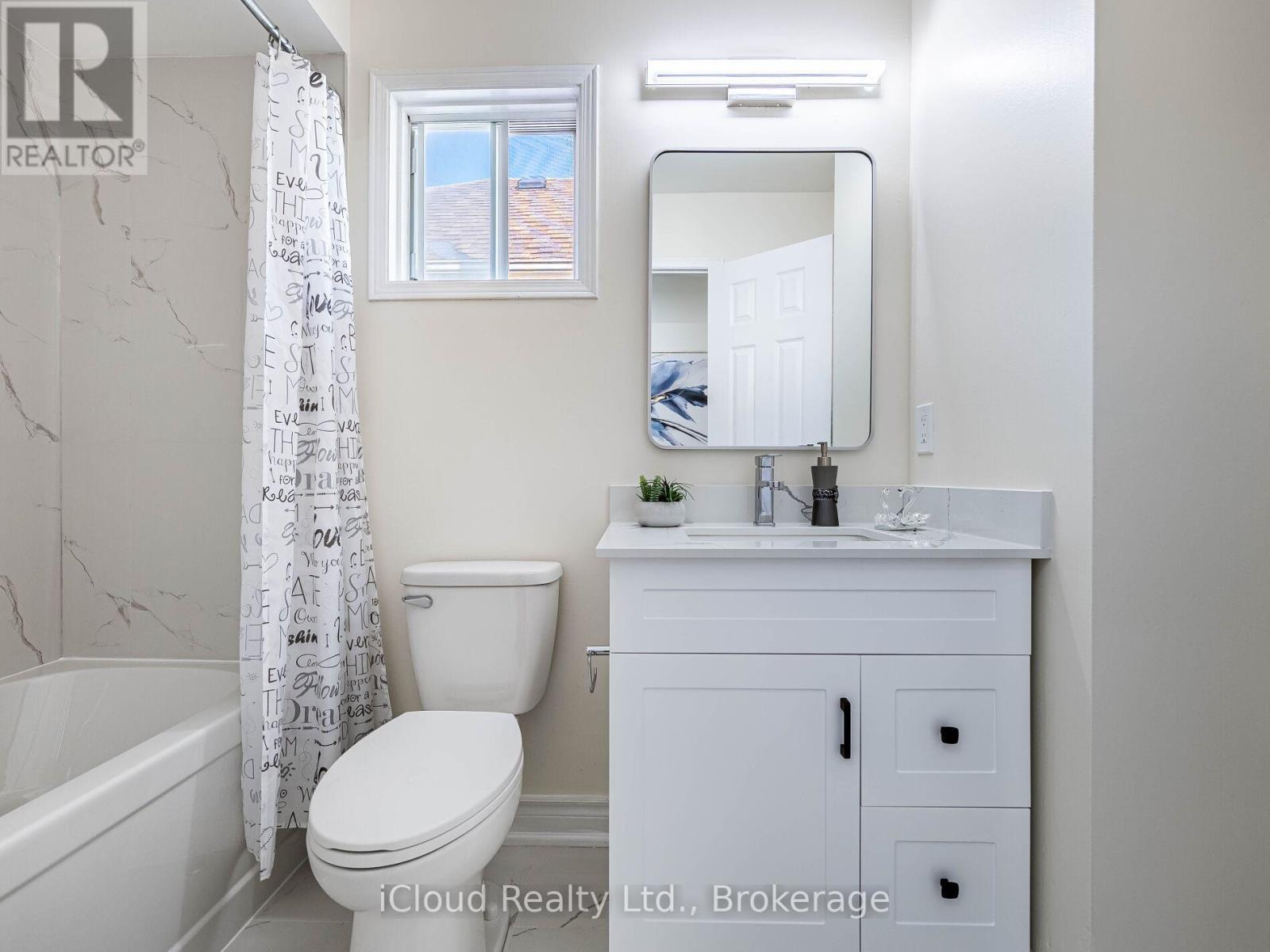 5238 Alicante Street, Mississauga, ON - Indoor Photo Showing Bathroom