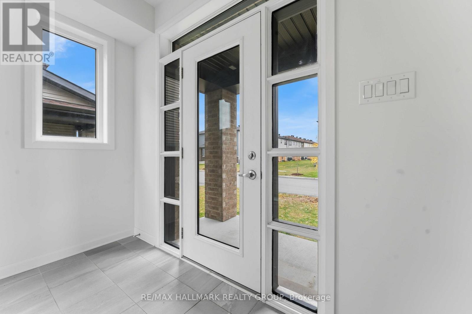 423 Silicon Way, Ottawa, ON - With Exterior