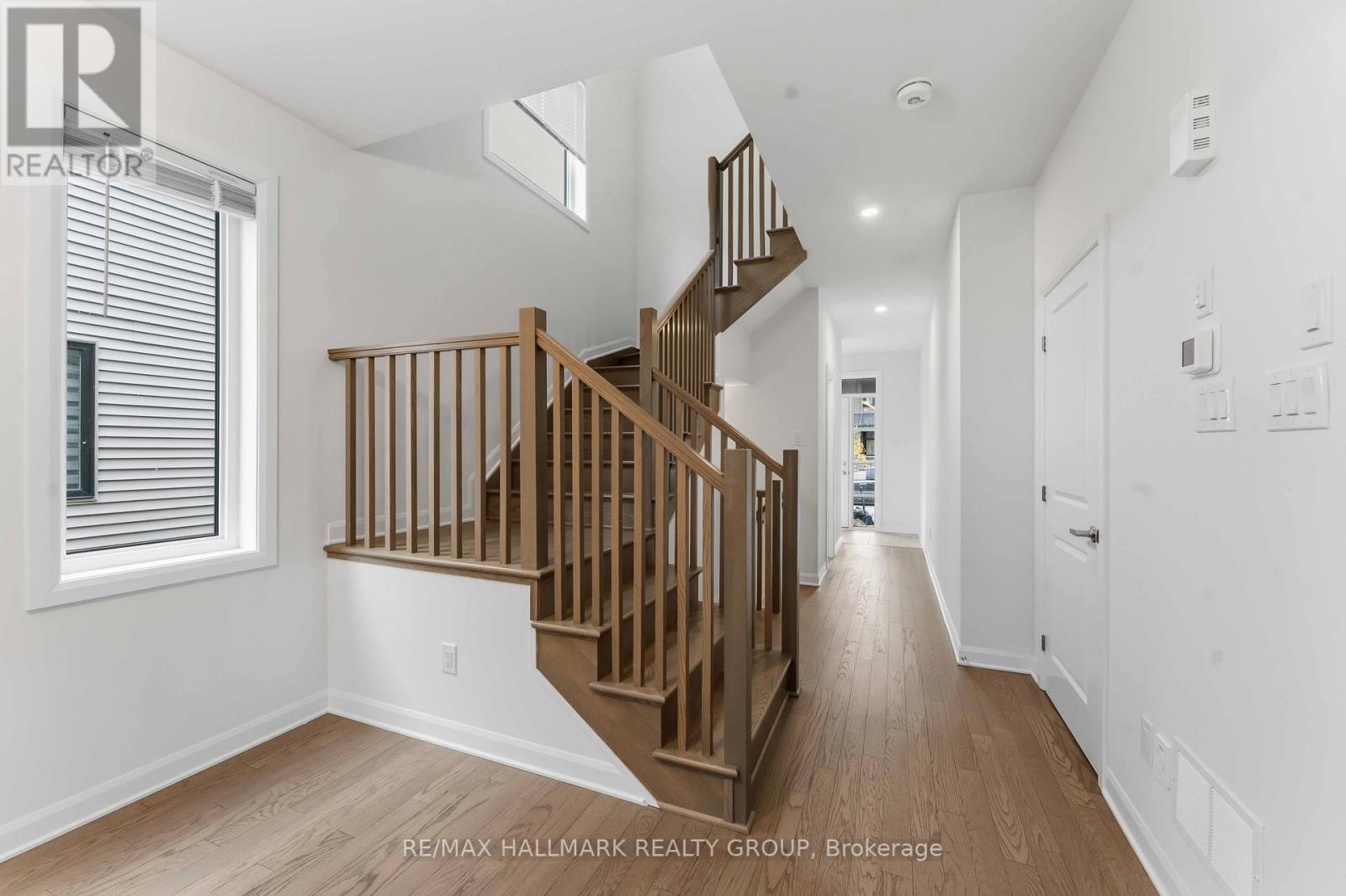 423 Silicon Way, Ottawa, ON - Indoor Photo Showing Other Room