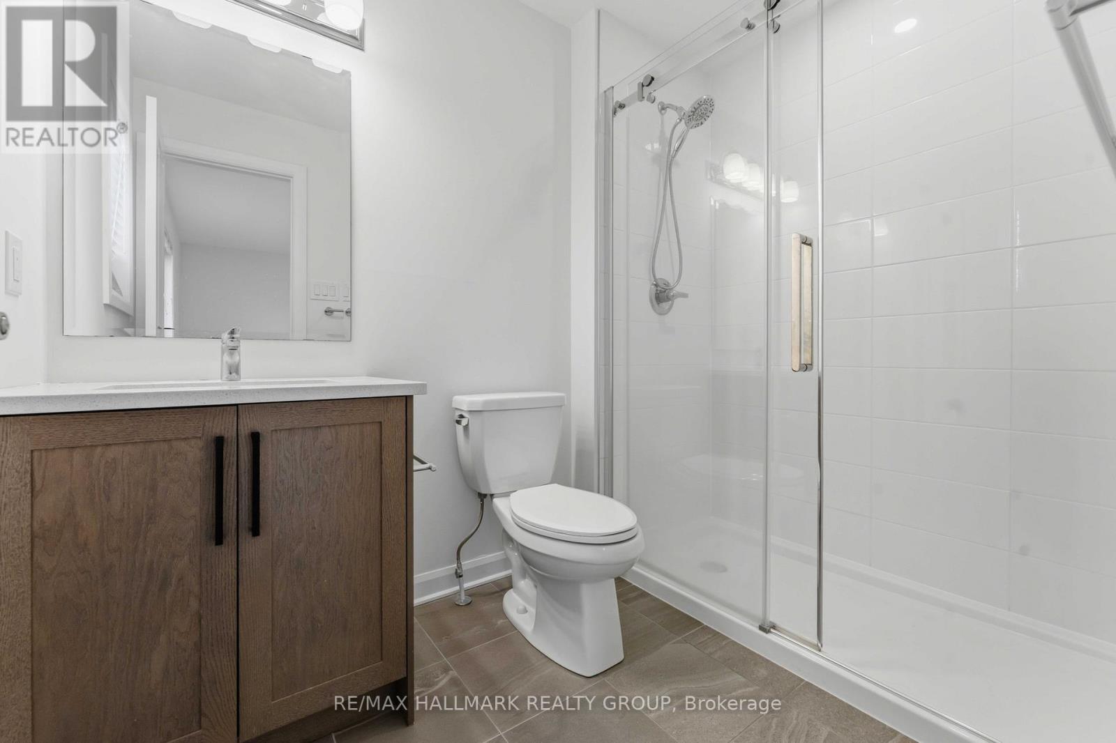 423 Silicon Way, Ottawa, ON - Indoor Photo Showing Bathroom
