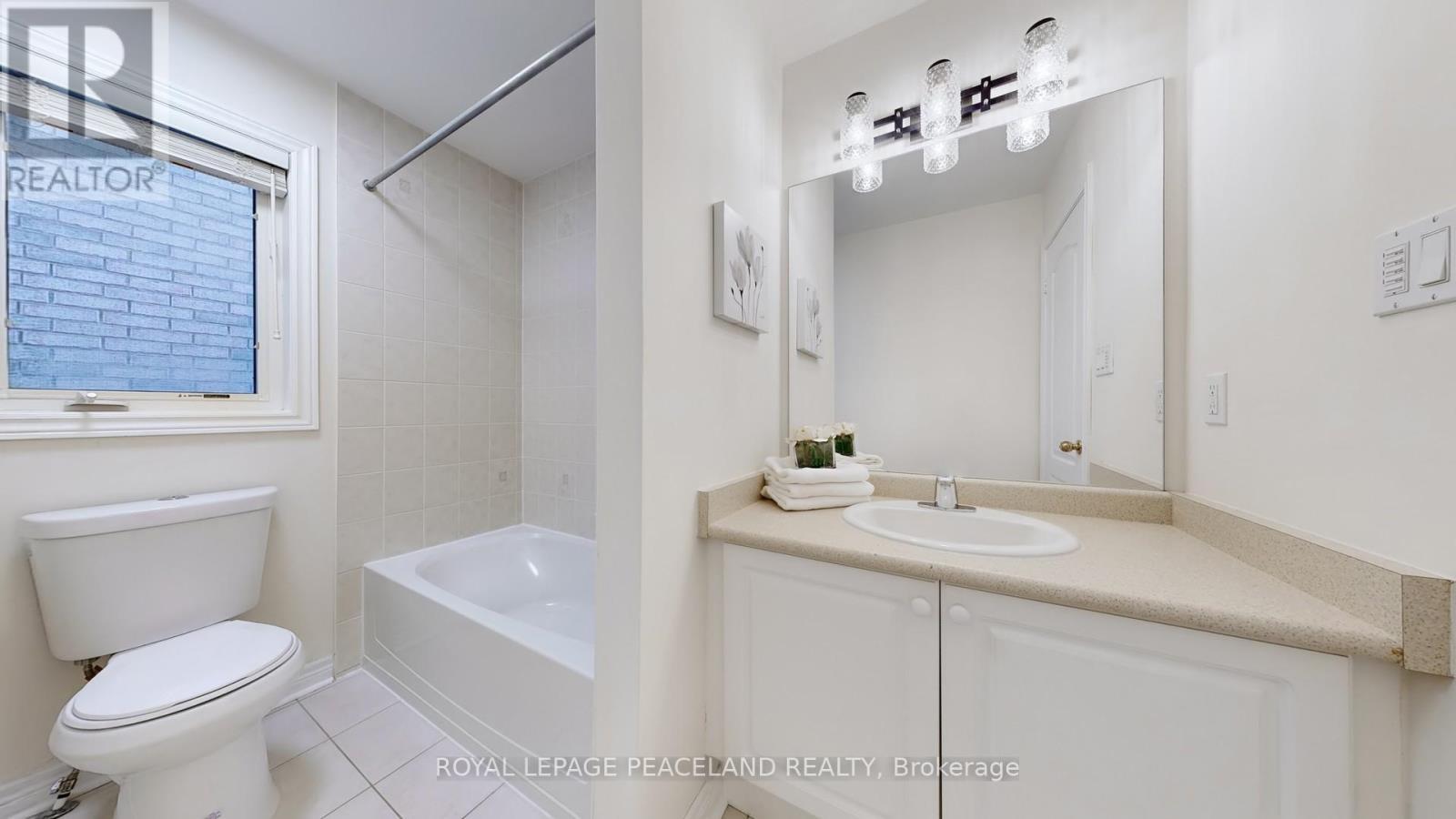 15 Westolivia Trail, Vaughan, ON - Indoor Photo Showing Bathroom