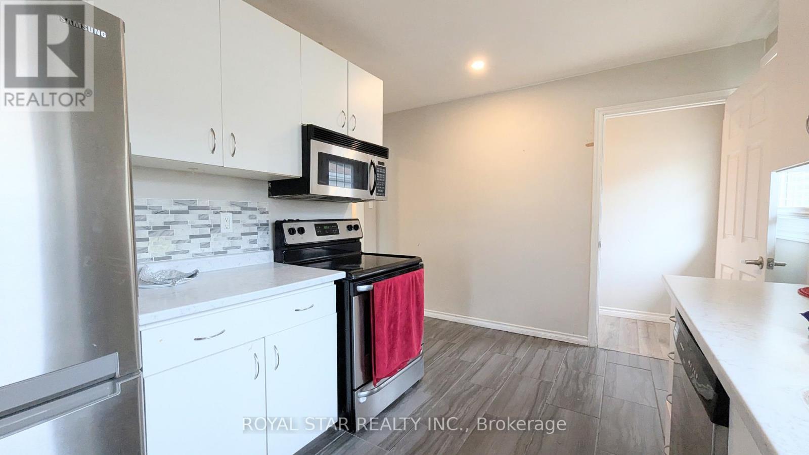 42 Witty Avenue, Ingersoll, ON - Indoor Photo Showing Kitchen
