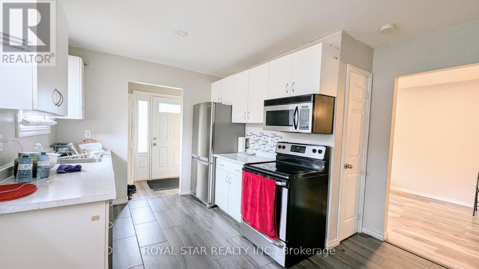 42 Witty Avenue, Ingersoll, ON - Indoor Photo Showing Kitchen With Stainless Steel Kitchen