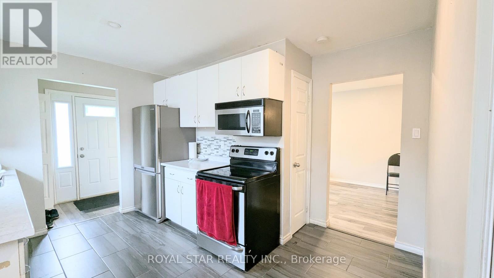 42 Witty Avenue, Ingersoll, ON - Indoor Photo Showing Kitchen With Stainless Steel Kitchen