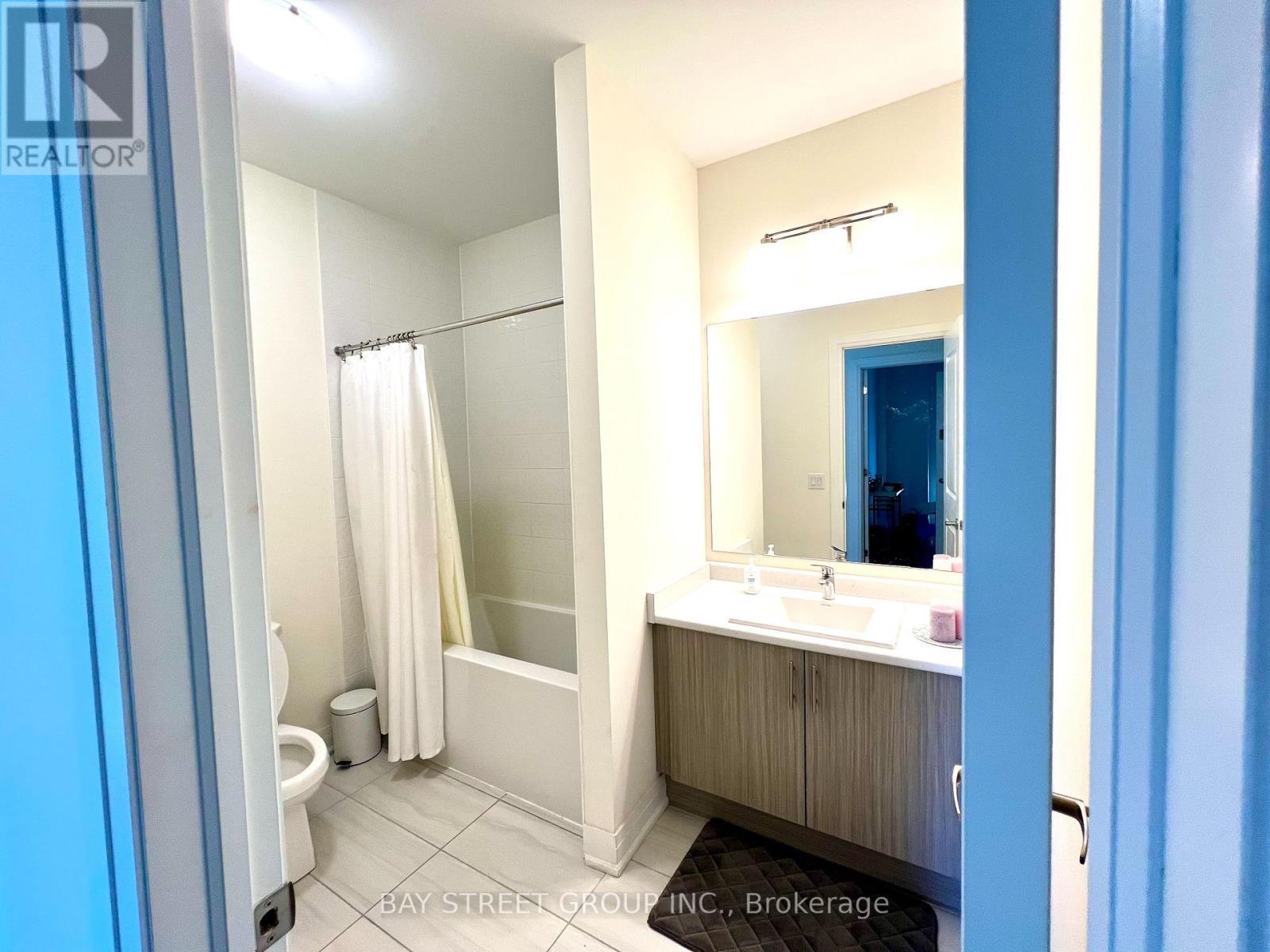 115B Bond Crescent, Richmond Hill, ON - Indoor Photo Showing Bathroom