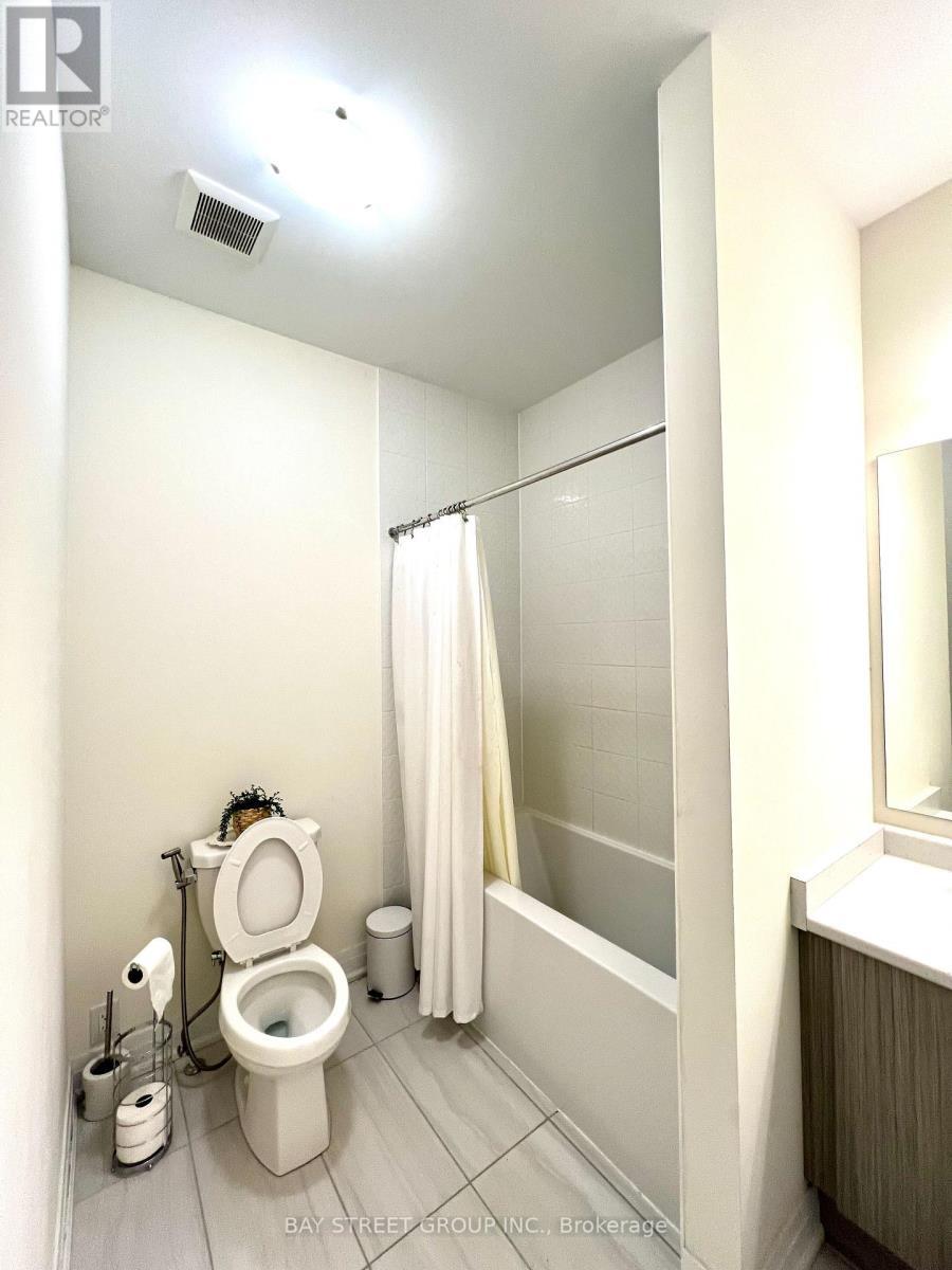 115B Bond Crescent, Richmond Hill, ON - Indoor Photo Showing Bathroom