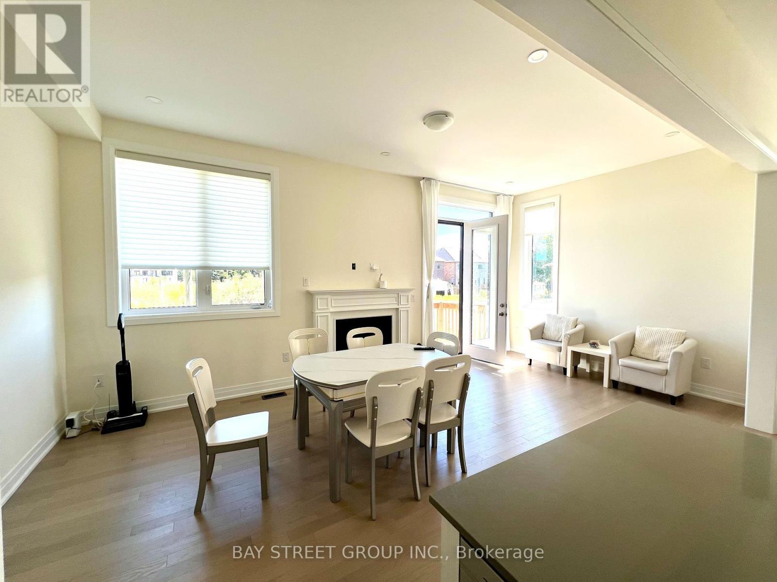 115B Bond Crescent, Richmond Hill, ON - Indoor With Fireplace