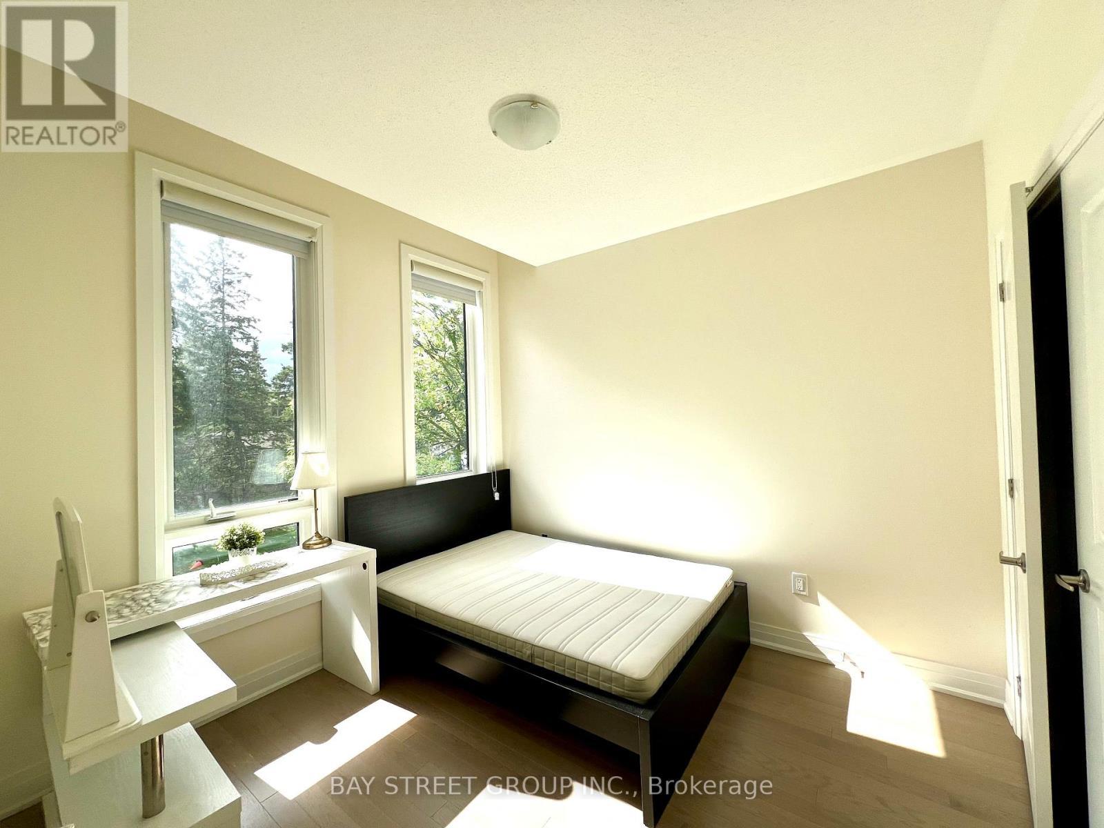 115B Bond Crescent, Richmond Hill, ON - Indoor Photo Showing Bedroom