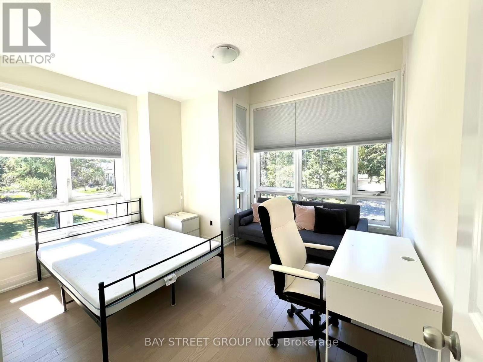 115B Bond Crescent, Richmond Hill, ON - Indoor Photo Showing Other Room