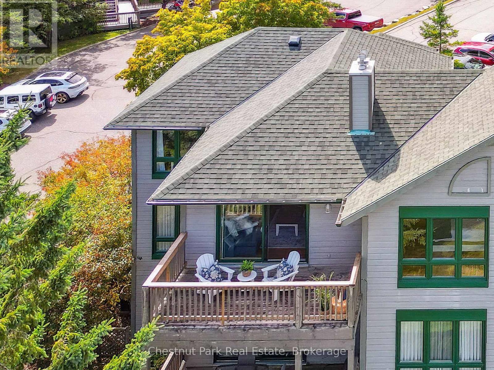 Turnkey gem: completely renovated with lake views - 31-303 - 1235 Deerhurst Drive, Huntsville (Chaffey), ON - Outdoor