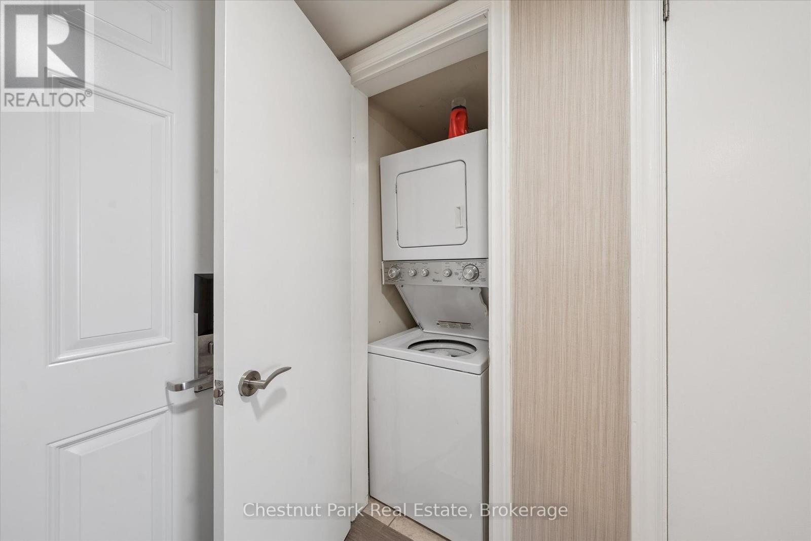 Stackable laundry - 31-303 - 1235 Deerhurst Drive, Huntsville (Chaffey), ON - Photo Showing Laundry Room