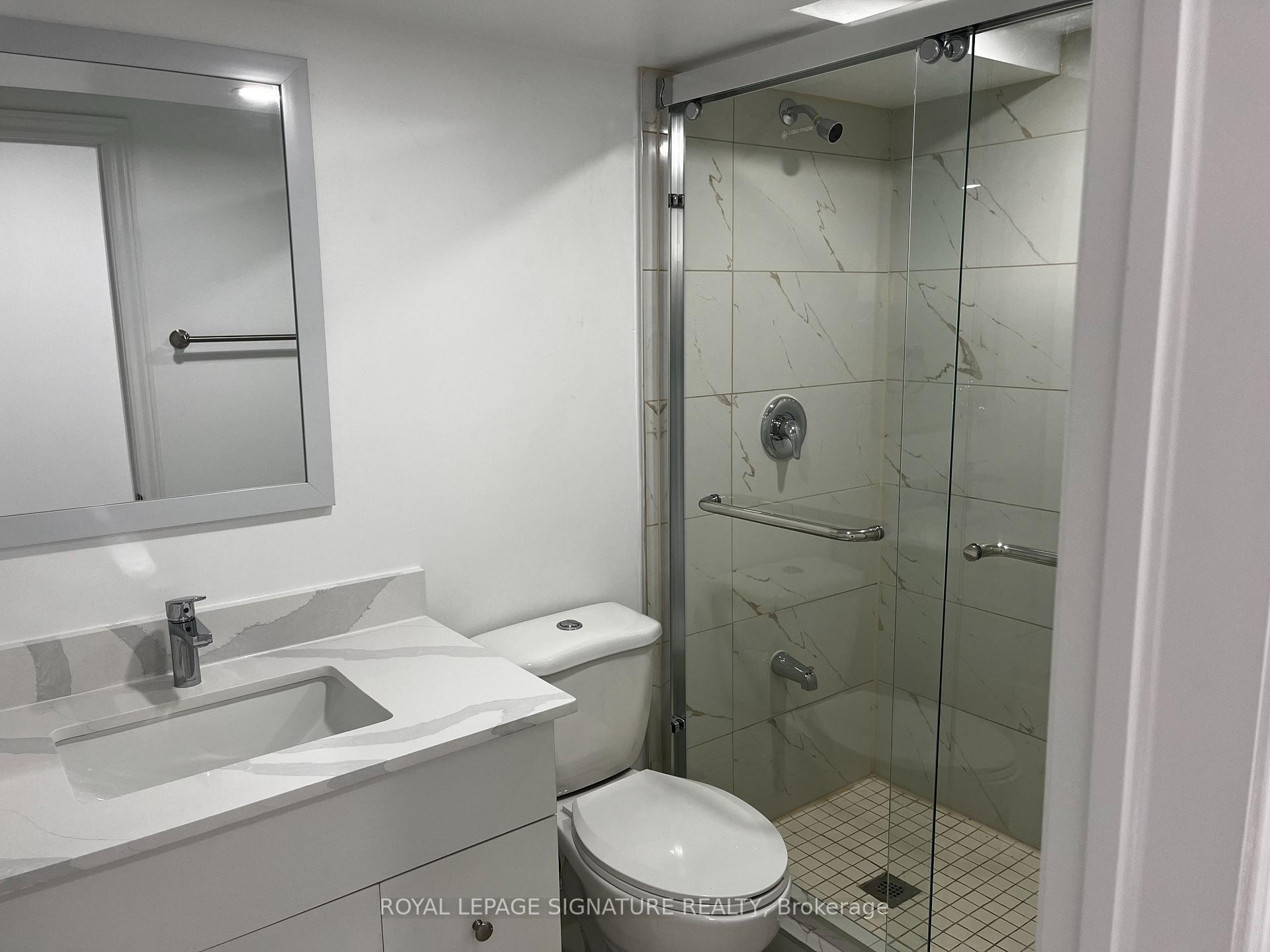 21 Sewells Lane, Brampton, ON - Indoor Photo Showing Bathroom