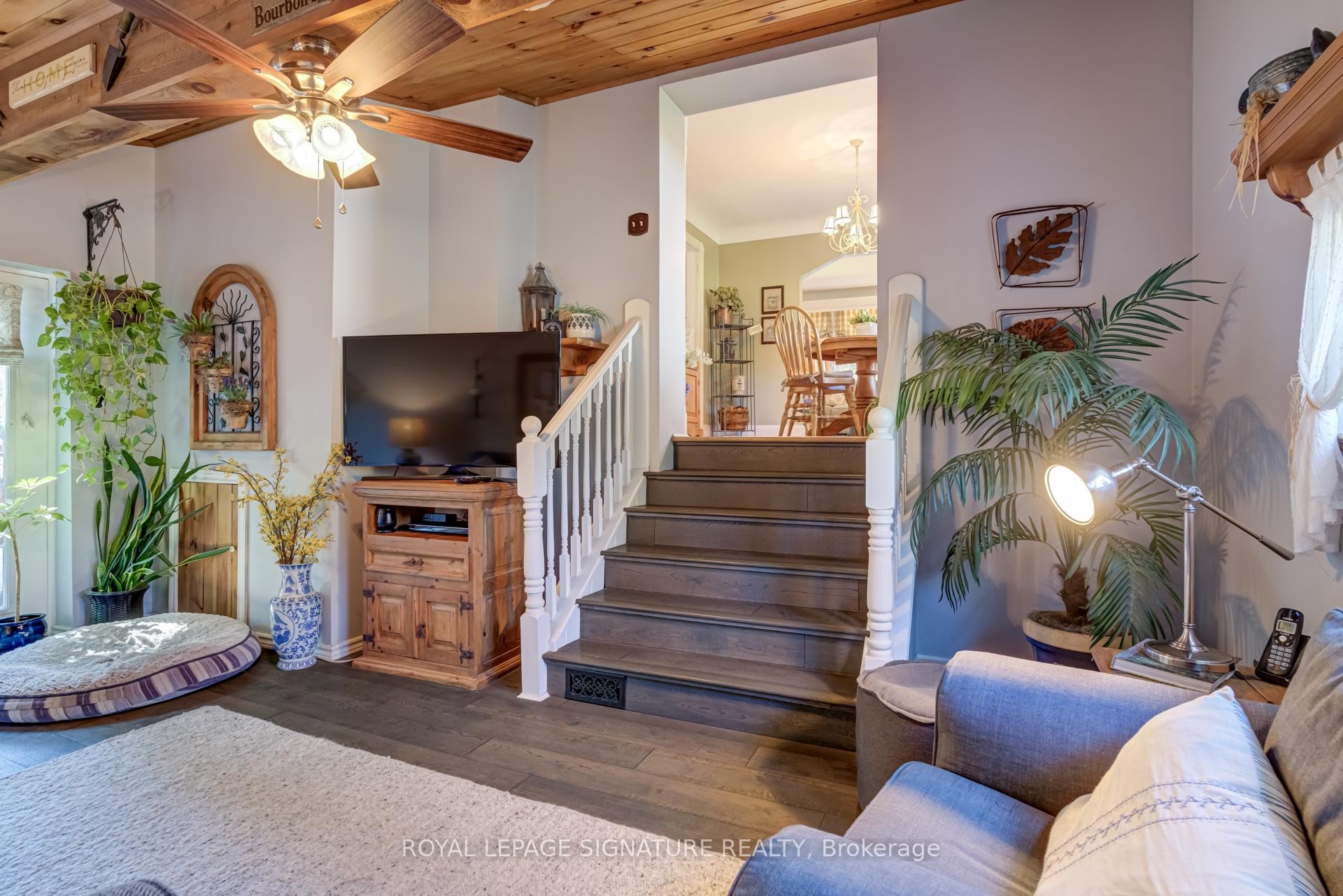 755 Maple Avenue, Burlington, ON - Indoor