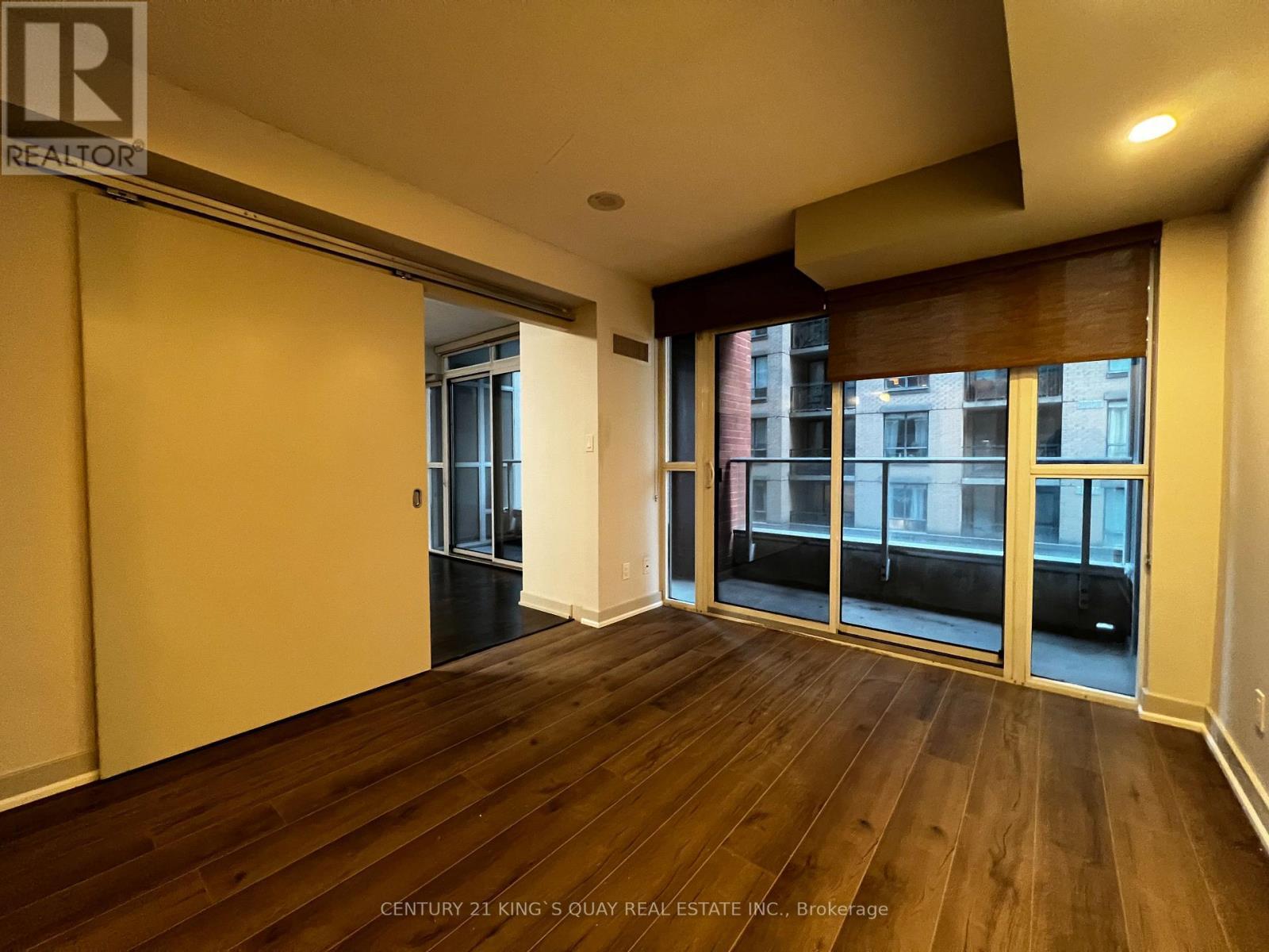 407 - 126 Simcoe Street, Toronto, ON - With Exterior