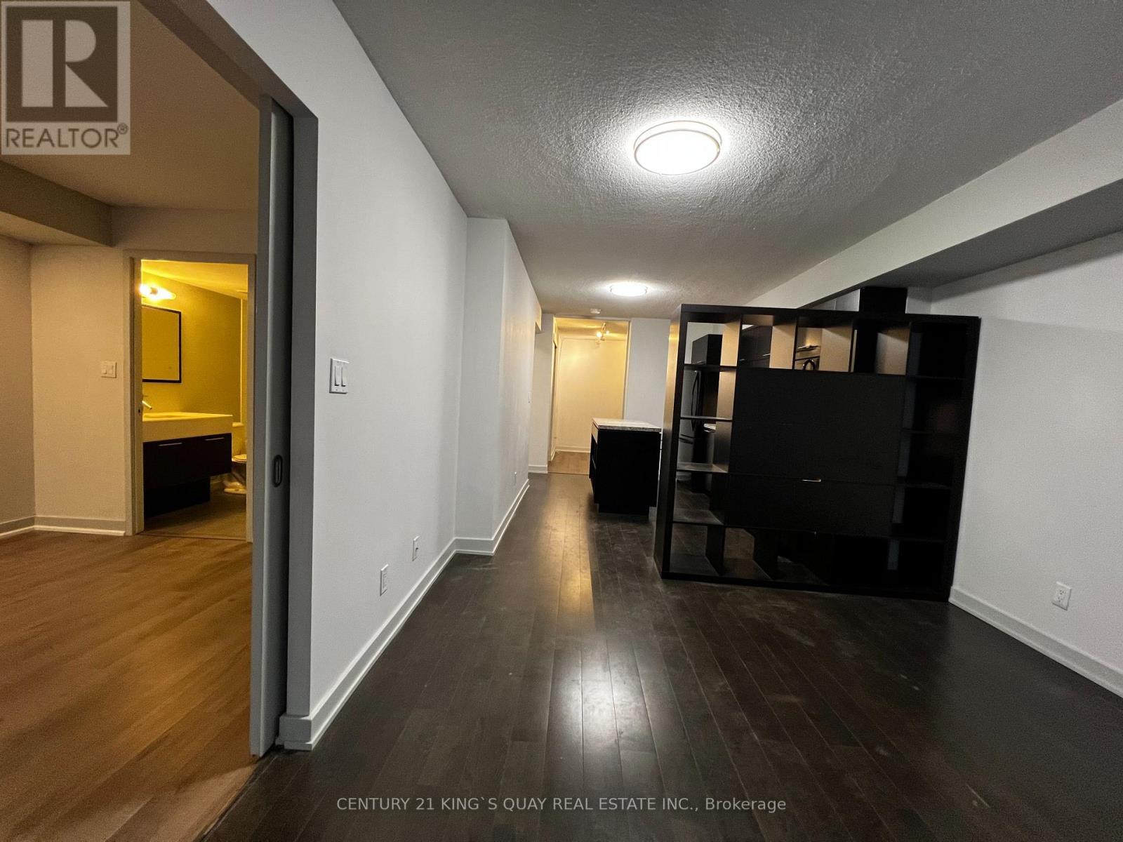 407 - 126 Simcoe Street, Toronto, ON - Indoor Photo Showing Other Room