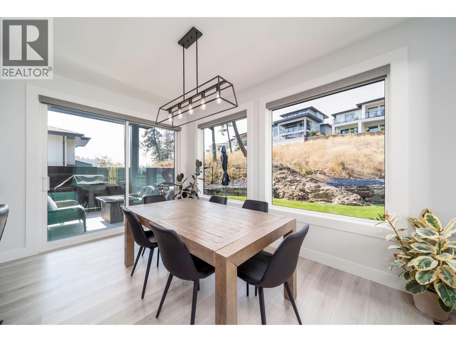 154 Echo Ridge Drive, Kelowna, BC - Indoor Photo Showing Dining Room