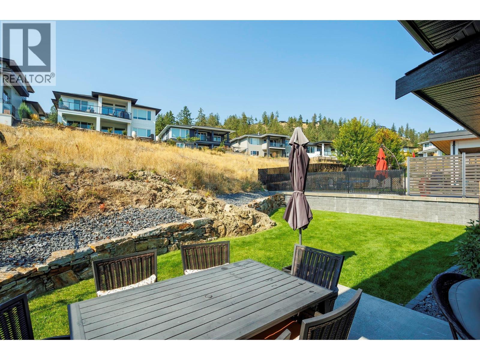 154 Echo Ridge Drive, Kelowna, BC - Outdoor With Deck Patio Veranda With Backyard