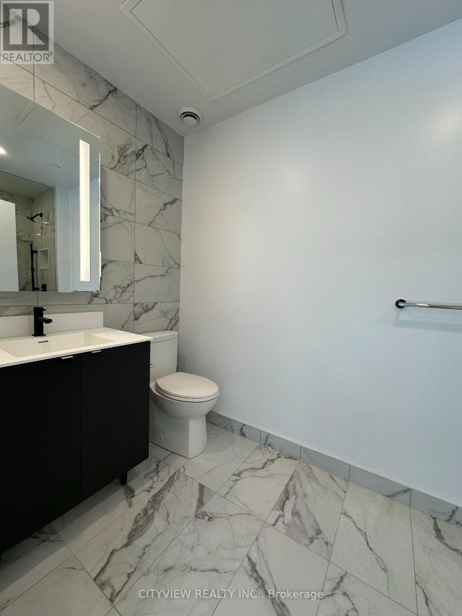 518 - 500 Dupont Street, Toronto, ON - Indoor Photo Showing Bathroom