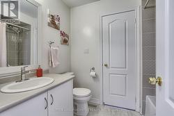 4pcs bathroom connects 2nd and 3rd bedrooms -