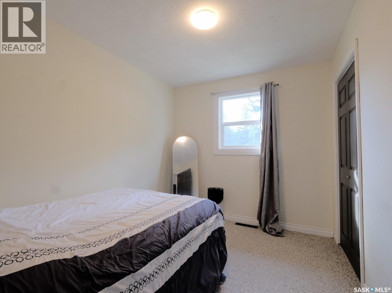 106 8Th Avenue W, Biggar, SK - Indoor Photo Showing Bedroom